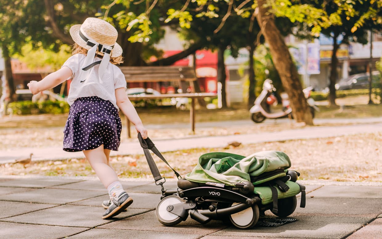 Lisa testing the durability of the Babyzen Yoyo Travel Stroller