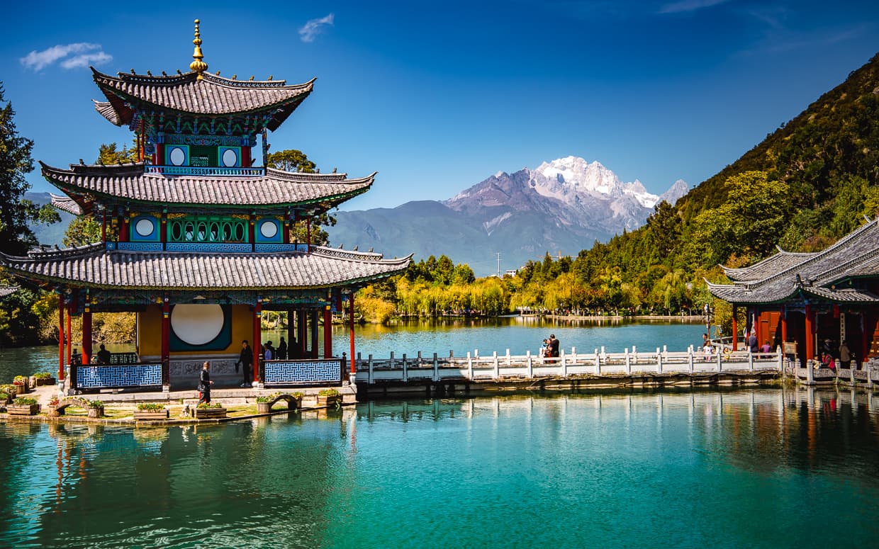 The path that leads to the pavilion on the black dragon pool in Lijiang.