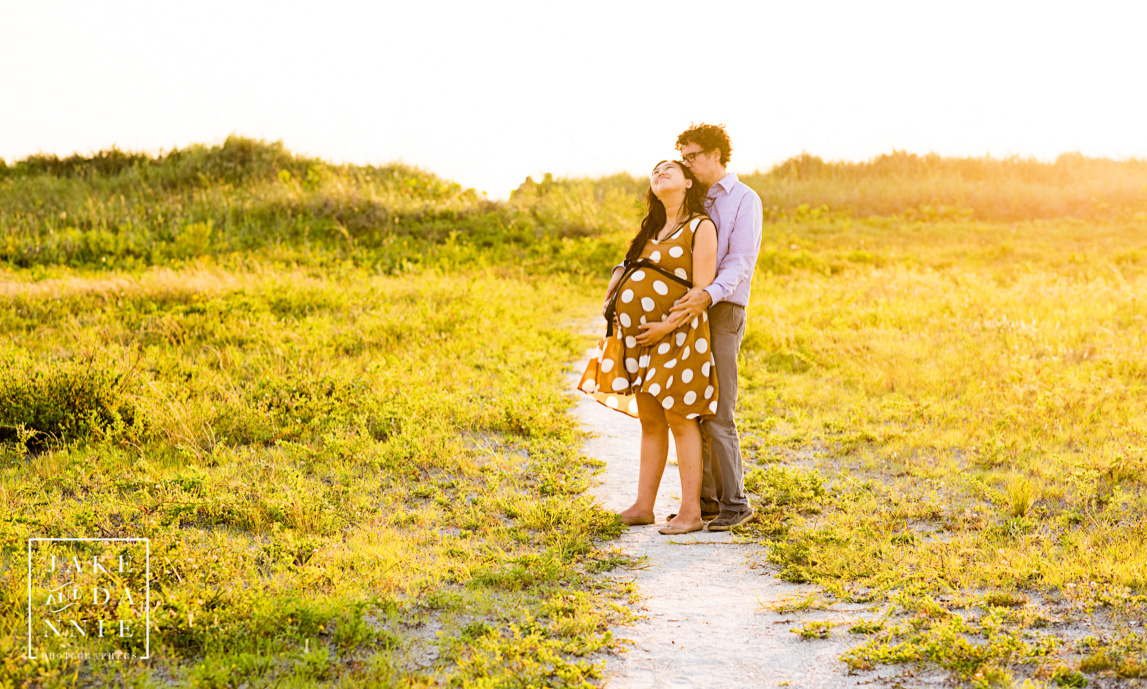 beach-maternity-session-jakeanddannie2