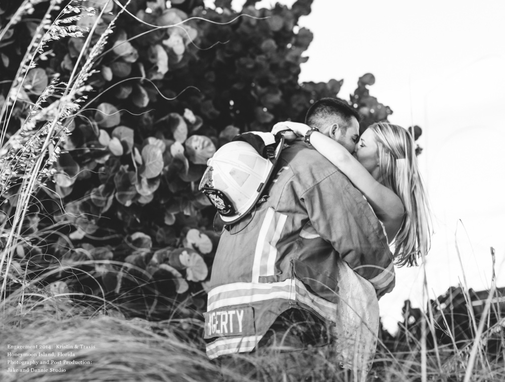 Fireman kisses fiance during engagement session on honeymoon island